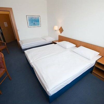 Good Morning + East Hotel Berlino
