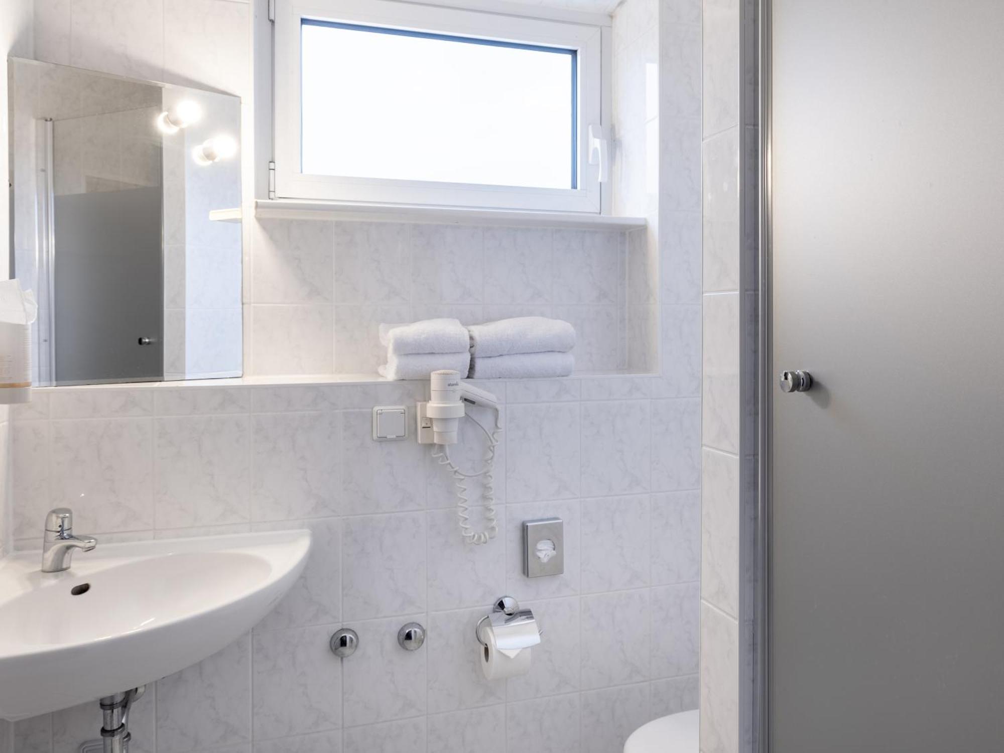 Good Morning + East Hotel Berlim